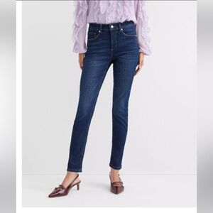 🌟 LOFT Dark Blue Skinny Crop (28” inseam) Jeans. Perfect for ankle boots!